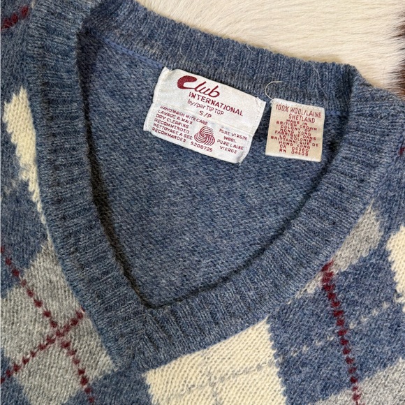 Vintage Argyle Wool Sweater | Blue & Cream | Size Small | Made in USA - Picture 2 of 3
